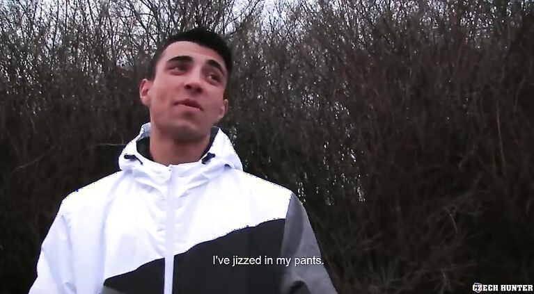 CZECH HUNTER 412 - Athletic Jock Takes A Fat One Up His Ass For Cash