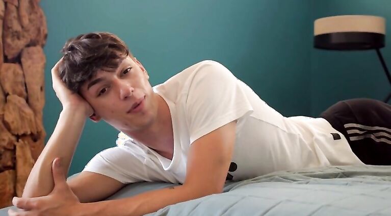 NextDoorTwink Hayden Brier Likes It Raw & Deep