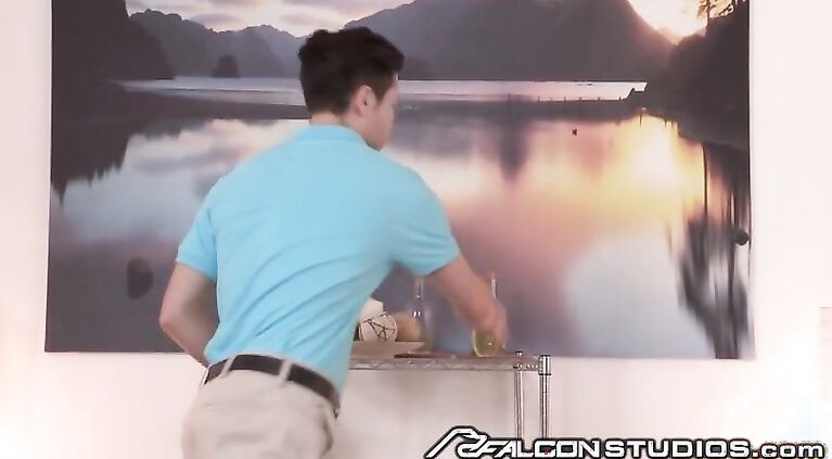 FalconStudios Sean Zevran Gets a Hot Massage