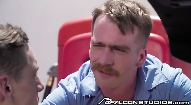 Big Dick Muscle Mechanic Gets Ass Fucked In Garage!