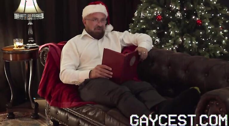 GAYCEST - Hot daddy bear Santa fingerfucks cute boy Maxx for Christmas