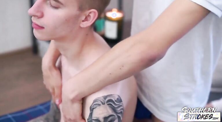 SOUTHERNSTROKES Blond Gay Daniel Star Massages Russell Kern