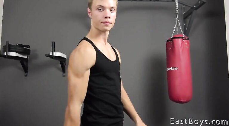 Muscle Flex - Casting 20 - Leo Jonasson