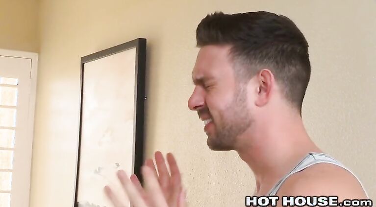 HotHouse Caught Sean Maygers Naked & Start Blowing Him