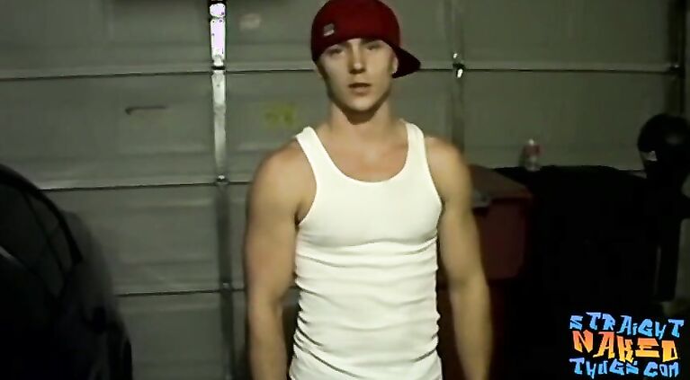 Jock thug Kelly Cooper talks and wanks straight cock