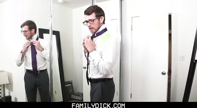 FamilyDick - Bearded Daddy Barebacks Cute Guy