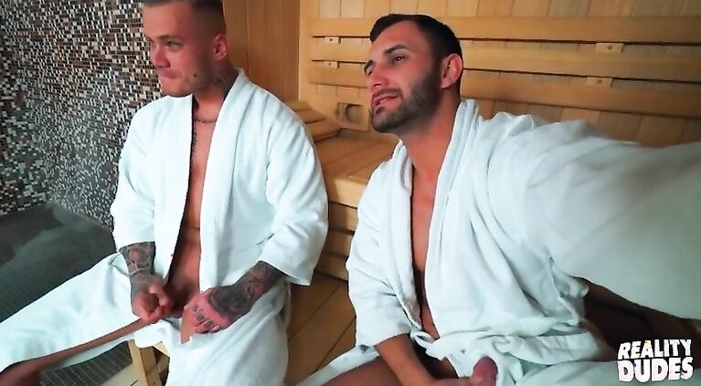 Reality Dudes - Five Dudes Tony, Daren, Dom, Ryu & Ryan Make Their Shower More Fun With An Orgy