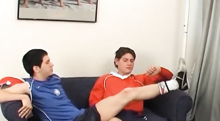 Soccer players Nacho and Roman cums hard after banging