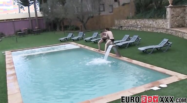 European kies butt banging after taking a swim