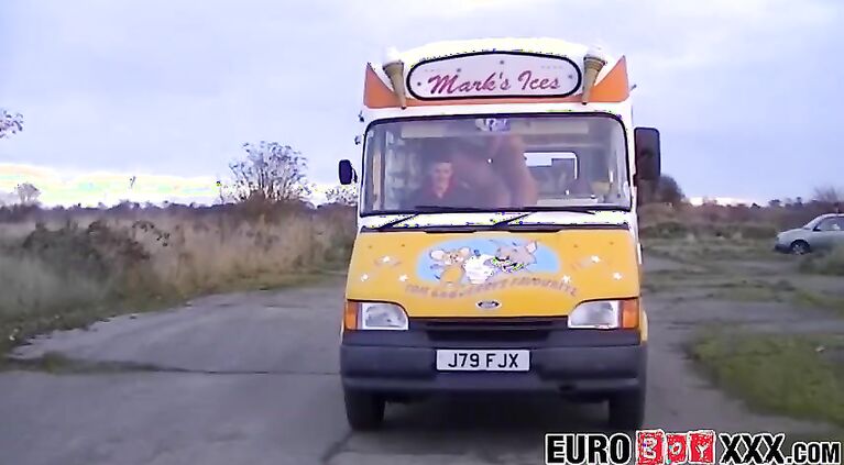 Young Euro gays love blowjobs and anal ramming in traffic