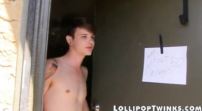 Gay twinks Timo Garrett and Kyler Moss anal breed hardcore