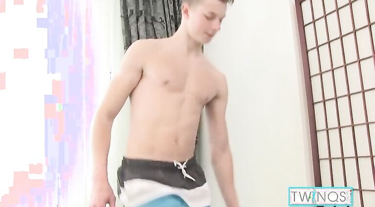 Muscular Twink Boy Angel Beats That Stiff Meat To Orgasm!