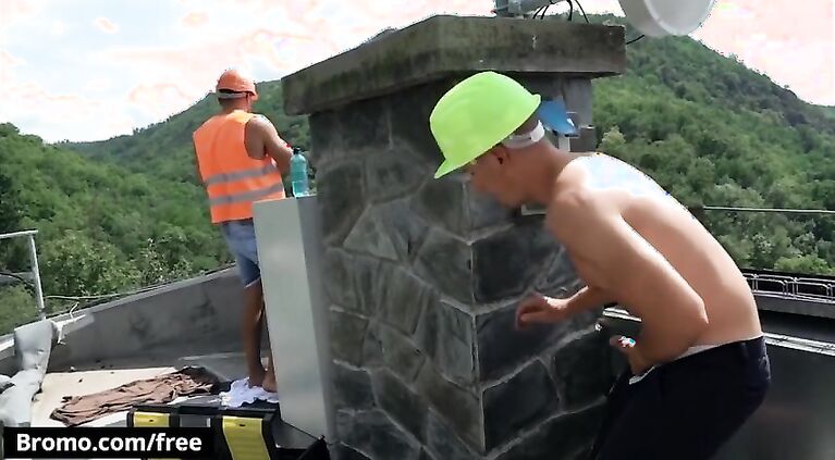 Bromo - Dee & Duncan Sheen Are Supposed To Work On The Roof But Decide To Work On Each Other