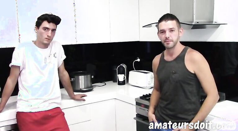 Fucking A 10 Inch Monster Hung Australian Bottom - Xavier & Danny Compare Notes Before Fucking