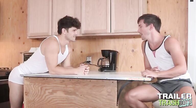 TRAILERTRASHBOYS Athletic Gay Men Make Out And Bareback