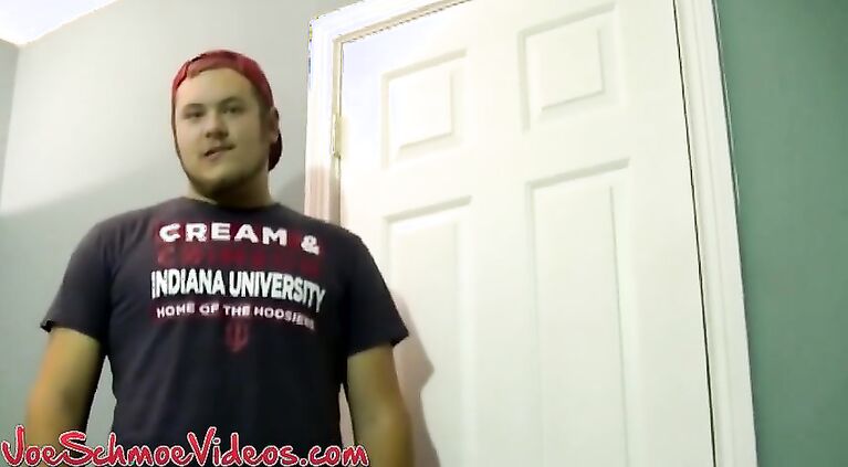 Young amateur jerks off and receives BJ
