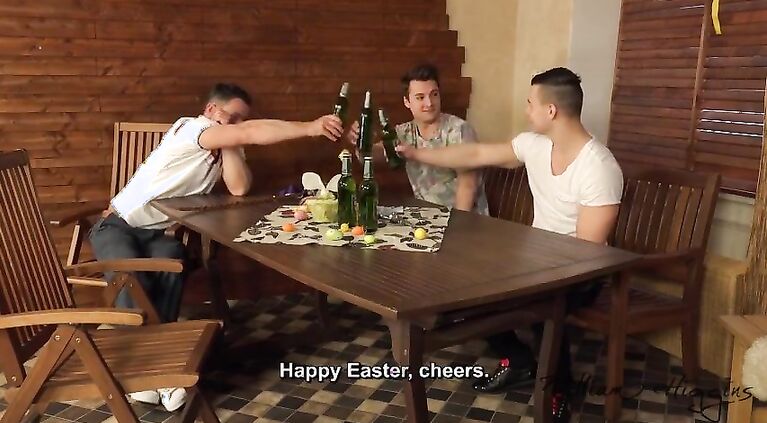 5 friends Raw Easter Wank Party
