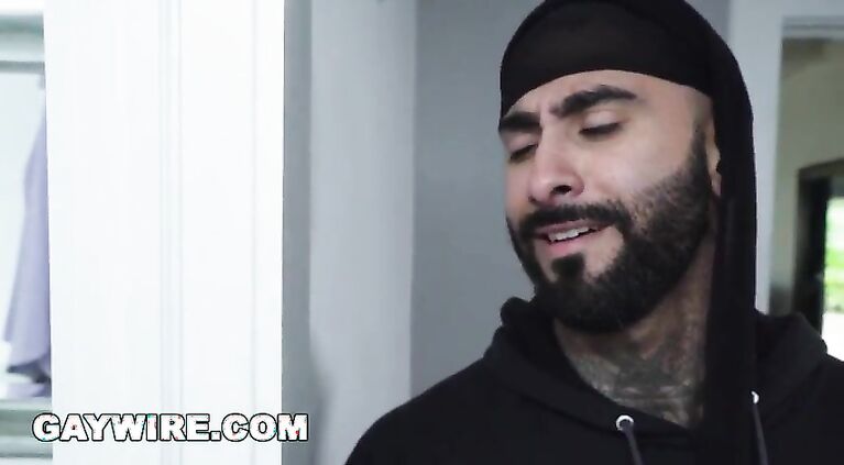 GAYWIRE - Rikk York Bangs Aaron Trainer