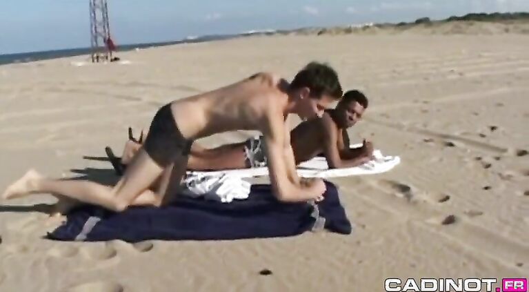 Cadinot.fr - Young gay Tunisian