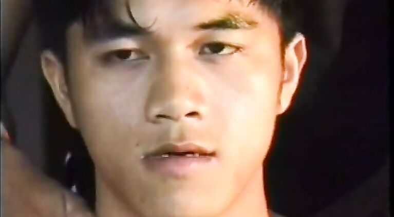 Asian amateur handsome stud enjoys 3some with twinks