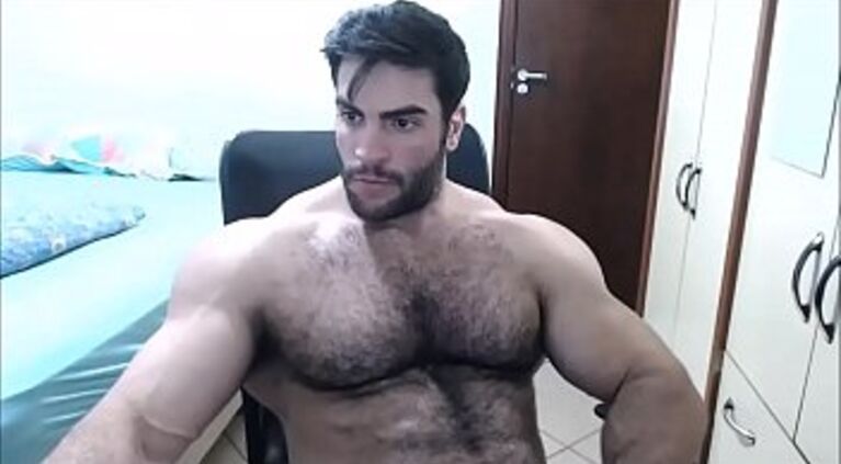 HOT BODYBUILDER FELIPE MATTOS
